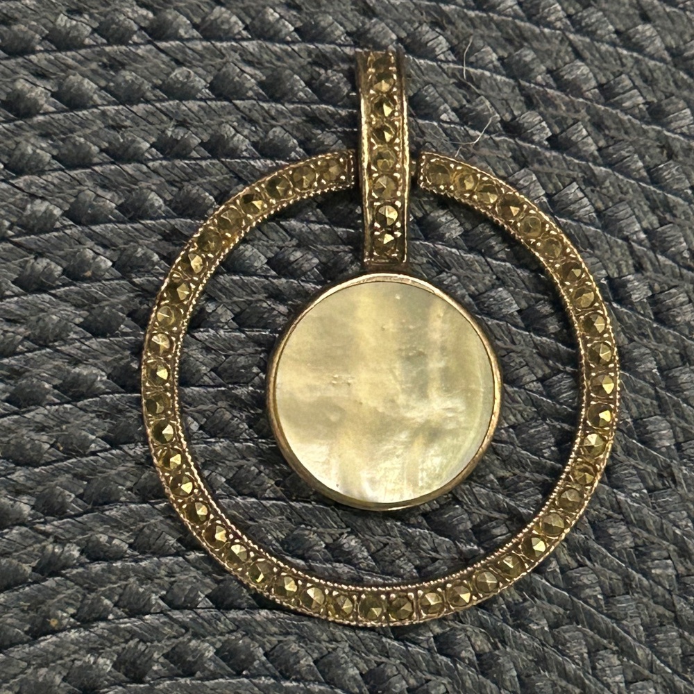 Vintage Sterling Silver Open Round Mother Of Pearl Shell Pendant
